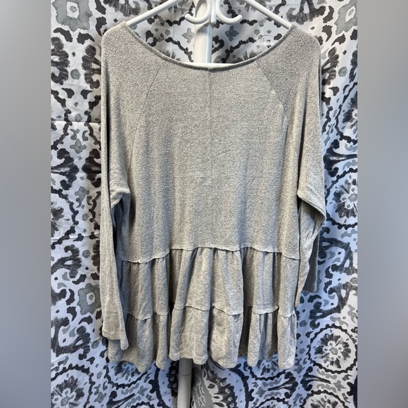 Cute Peplum Top! - Picture 2 of 5